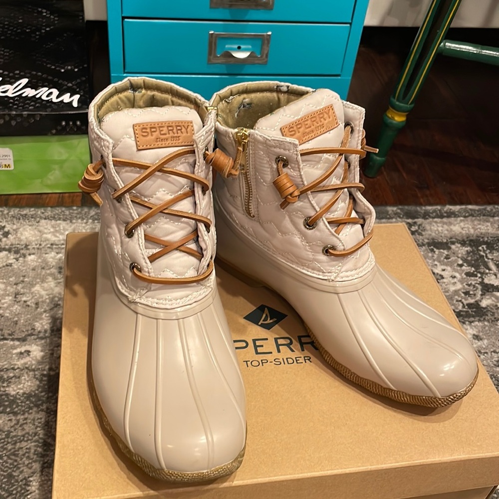 Sperry Top-Sider ivory quilted duck booties 8.5m